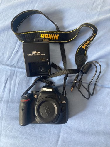 Nikond5200 body con obiettivo - body,